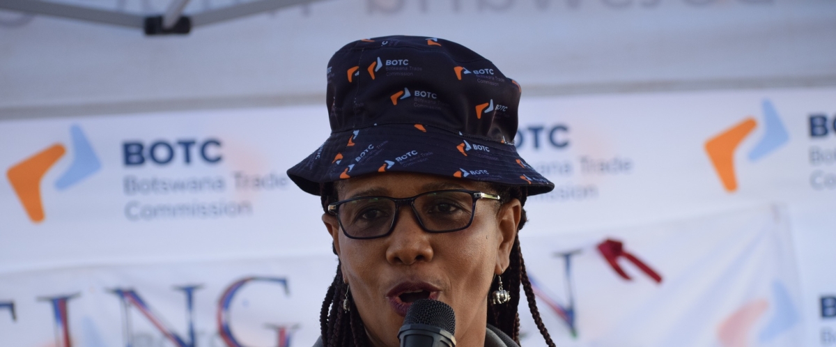 In its ongoing efforts to impact the community through enhanced food security and environmental conservation, the Botswana Trade Commission (BOTC) today launched a Community Support Initiative at Manyana Primary School. This initiative aligns with the Governmentβs priority area on social development.
